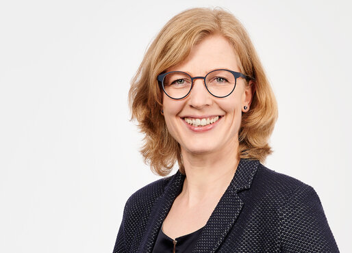 Dr. Barbara Stumper